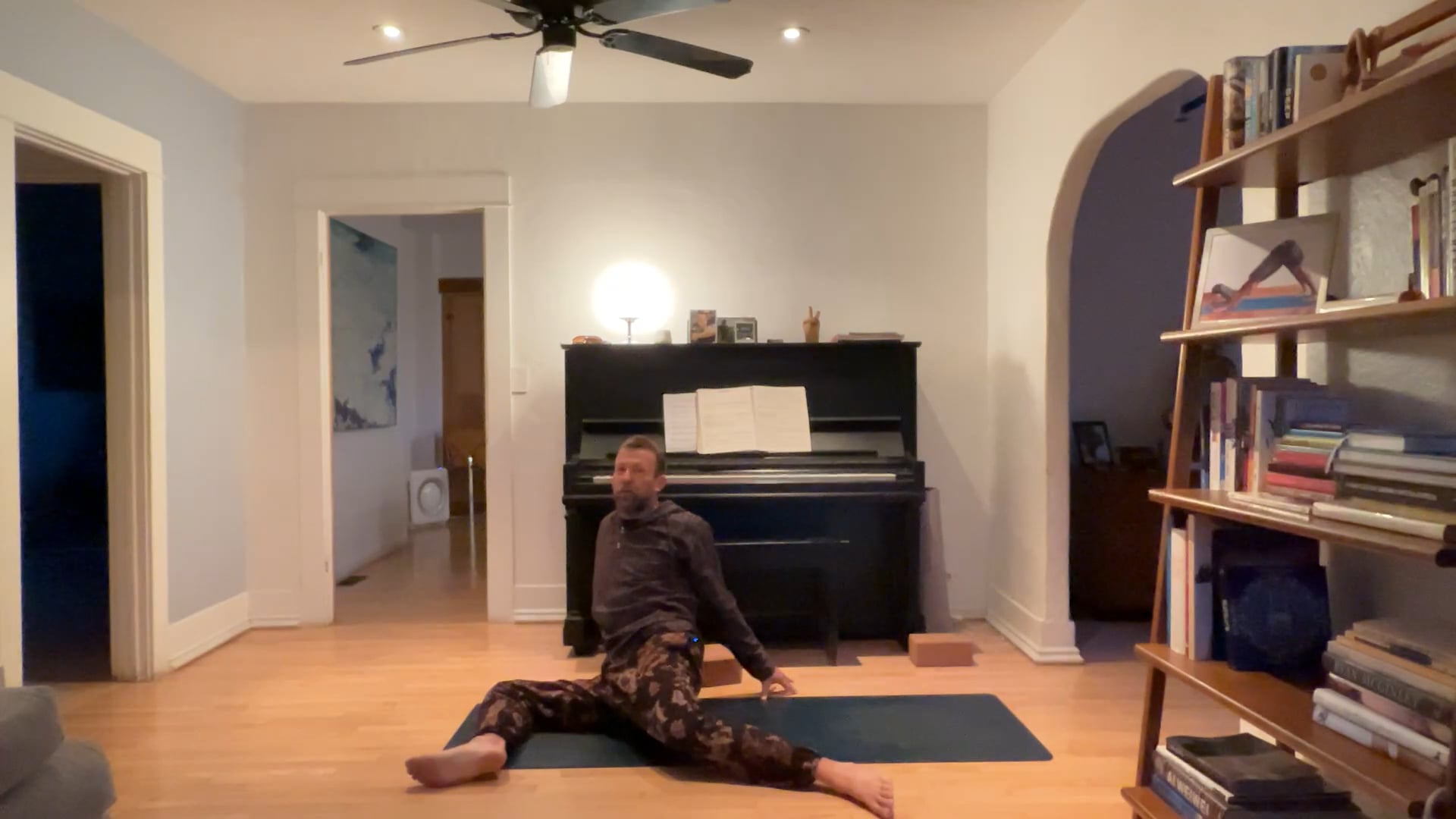 30 min Rise & Shine Vinyasa w/ Vytas ...