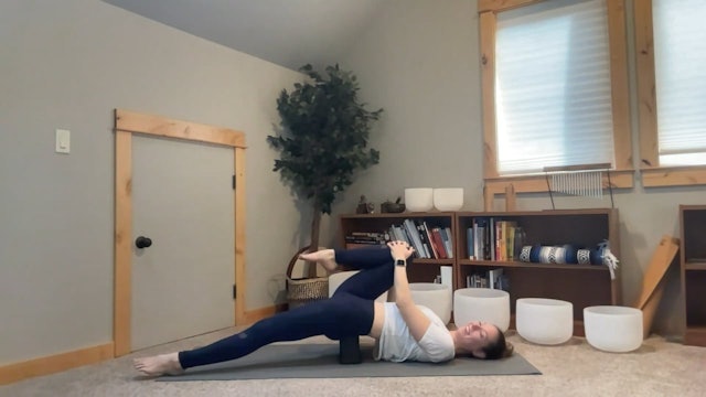 15 minute Morning Stretch w/ Becky - Open the front body