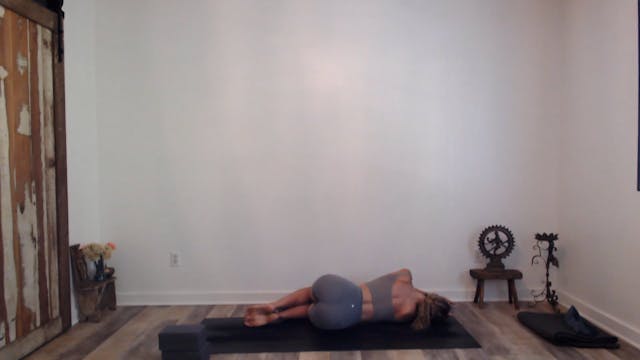 60 Min Yogaworks w/ Ashley - Open You...