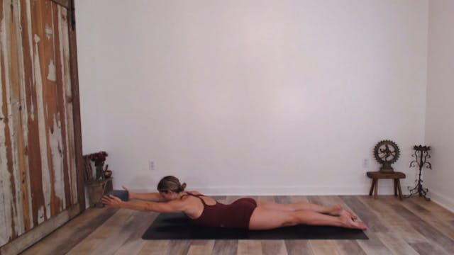 45 min YogaWorks 1-2 w/ Ashley - Unwi...