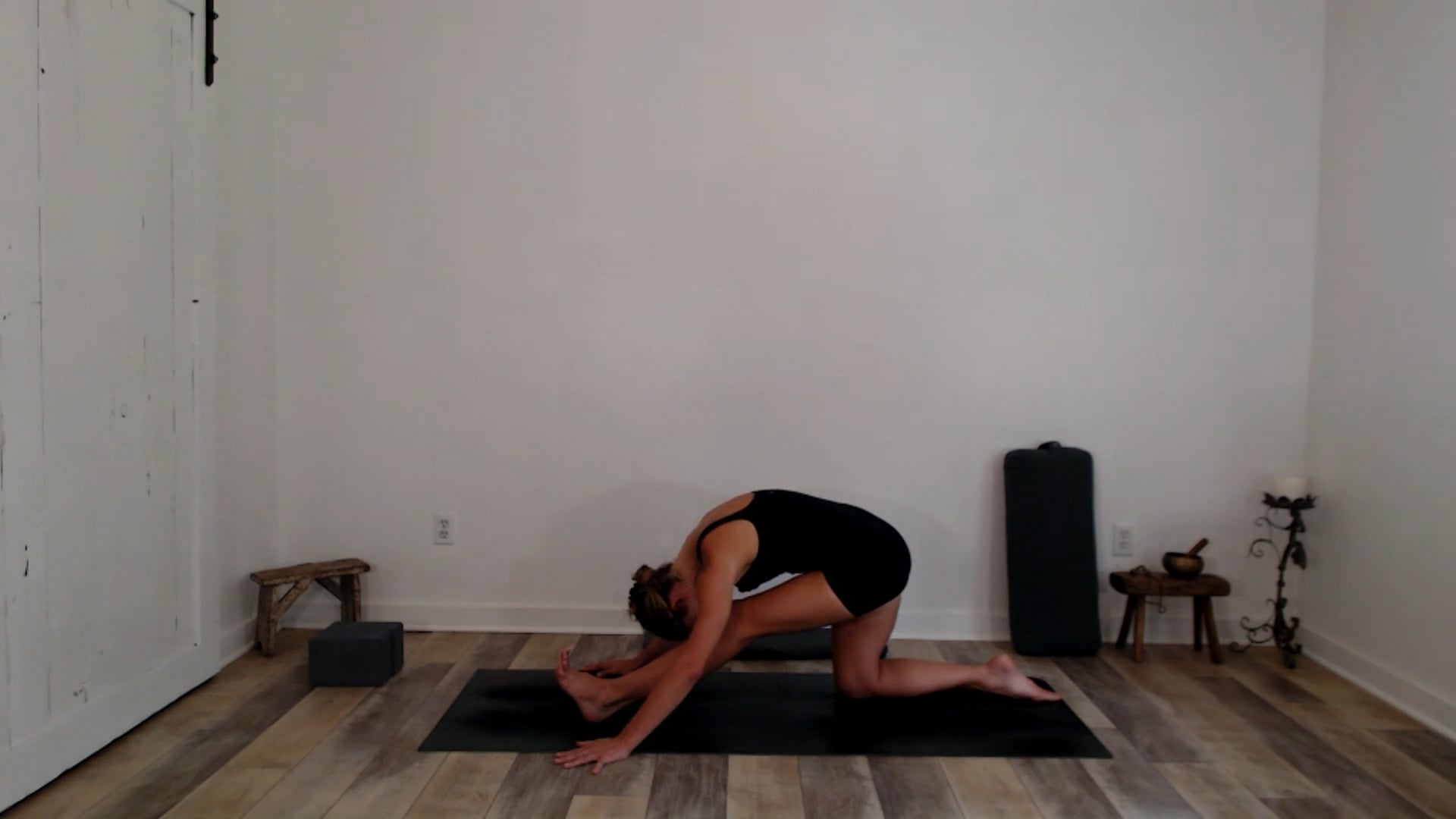 60 min Vinyasa Flow w/ Ashley- Recept...