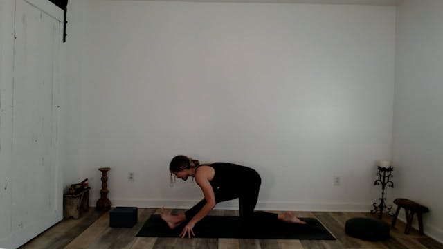 30 min Ascend the Spiral Hatha Yoga: ...