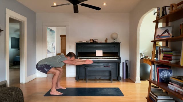 20 min Energize Your Day Flow w/ Vytas