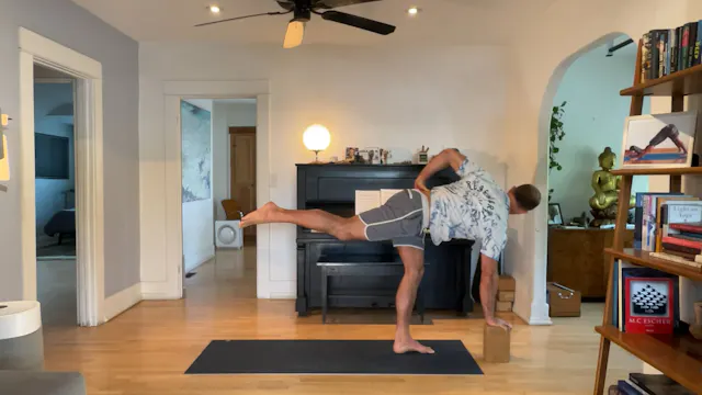 45 min Vinyasa 2 : Vytas
