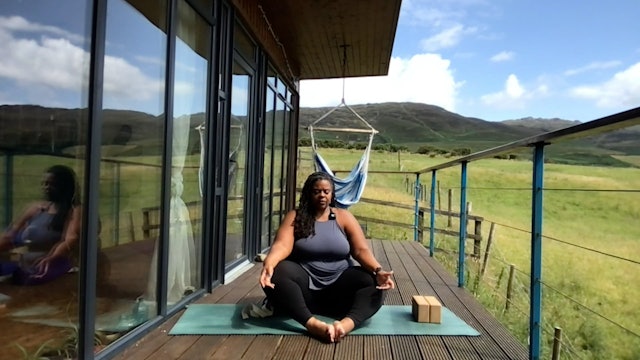 30 min Yin Yoga w/ Tamika - Find balance anywhere - 7/2/23