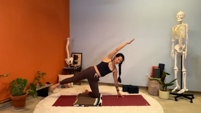 40 min Hatha Yoga 1-2 w/ Elena - Deta...