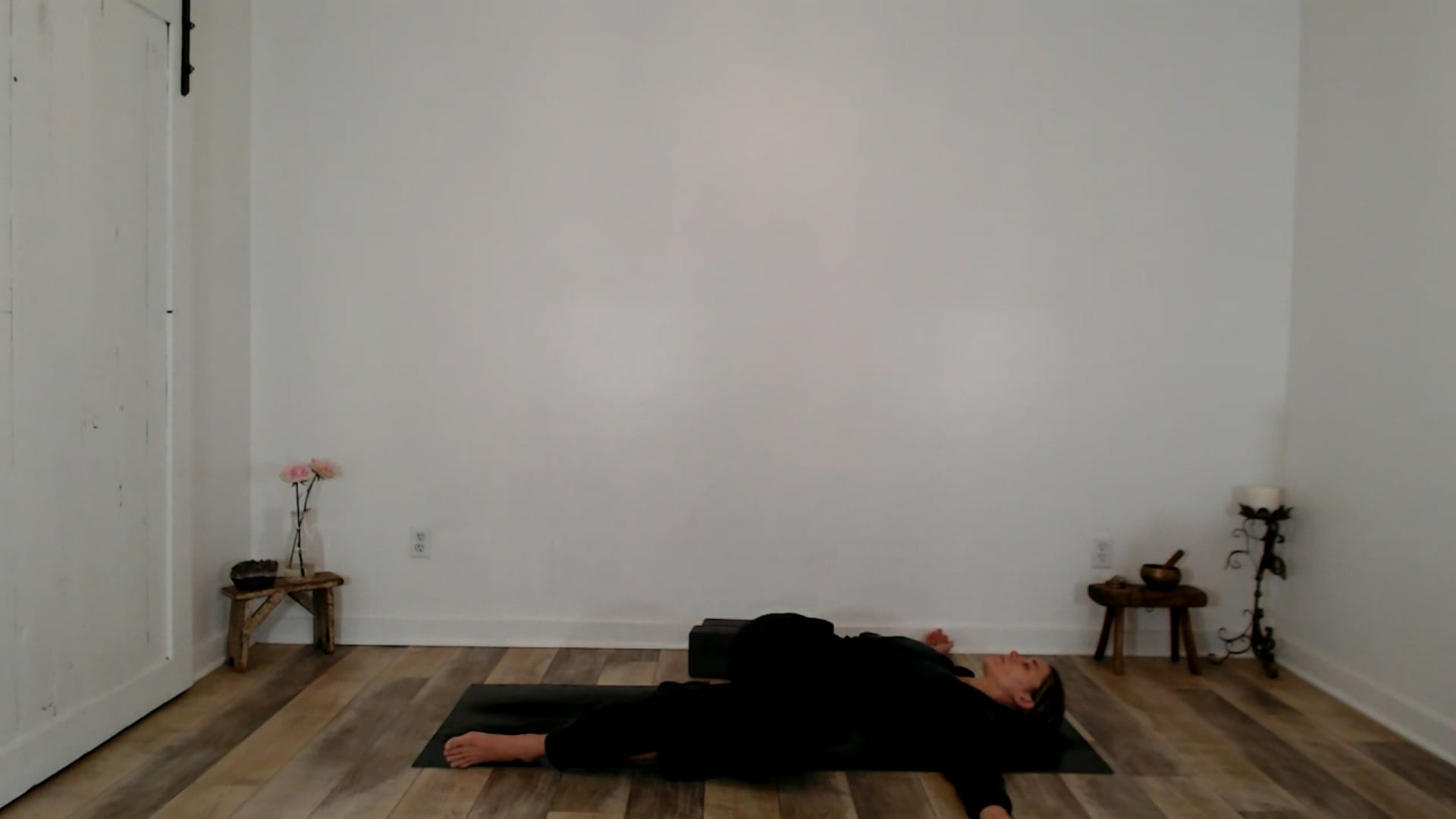 60 min Active Recalibration Stretch & Unwind: Ashley