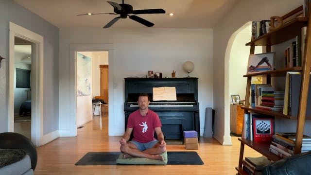 30 min Gentle Yin & Restorative w/ Vy...