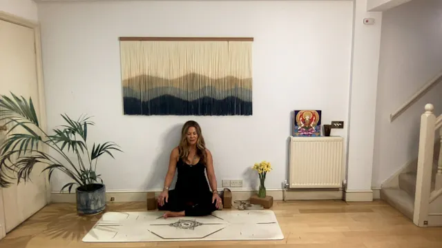 10 min Orient Inward Meditation: Mia