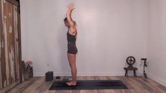 45 min Vinyasa w/ Ashley - Even & Ope...