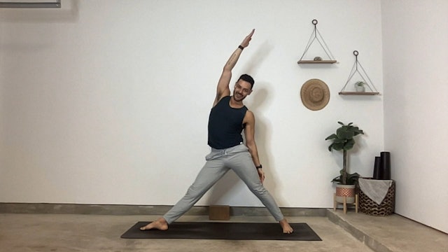 45 min Morning Flow w/ Gustavo – Greet the Day with Gratitude – 03/12/2024