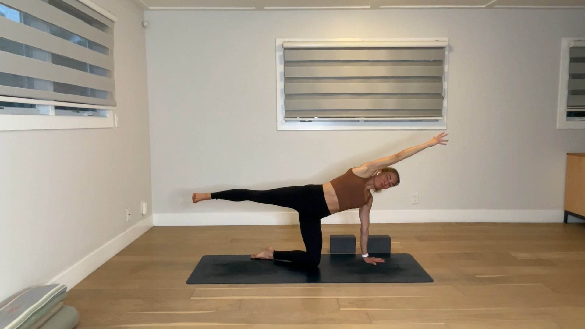 60 min YogaWorks 2: Maya