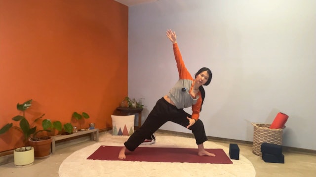 45 min Hatha Yoga 1-2 w/ Elena – Valentine’s Day Hips 2/14/24