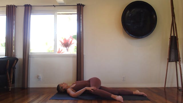 60 Min Yogaworks w/ Ashley - Foundati...