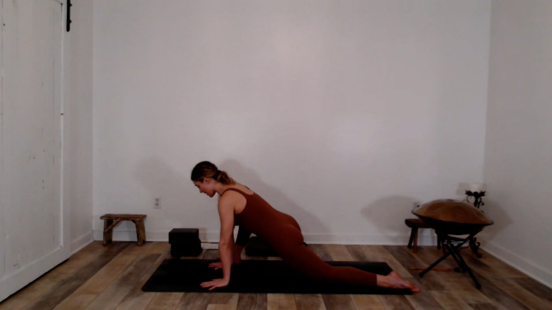 60 min Stretch and Unwind w/ Ashley -...