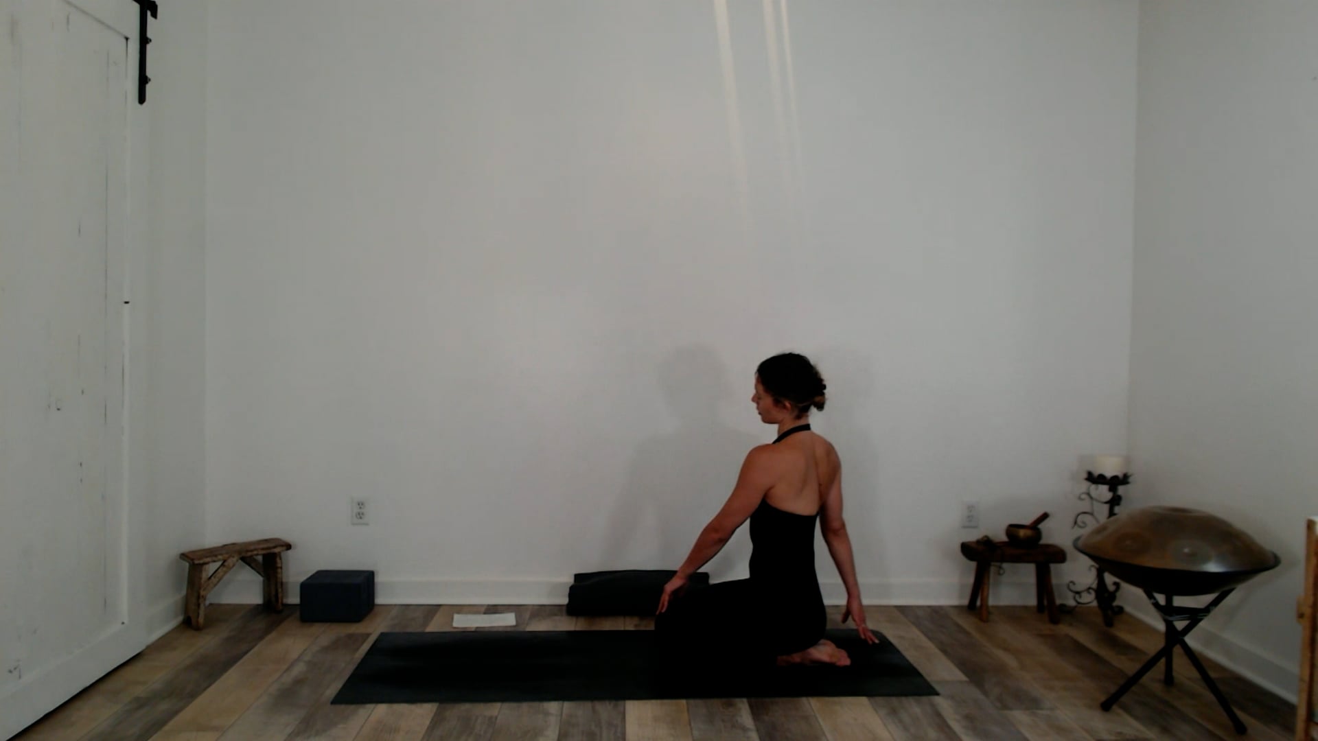 60 min Vinyasa Flow w/ Ashley - Full ...