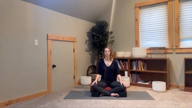 15 min Meditation w/ Becky - Seated Stretch and Be Present - 7/31/2023