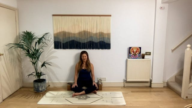 10 min Meditation w/ Mia - Breathe an...