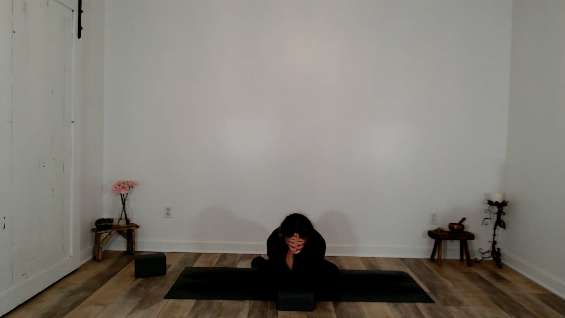 60 min Appreciative & Grateful Stretch and Unwind: Ashley