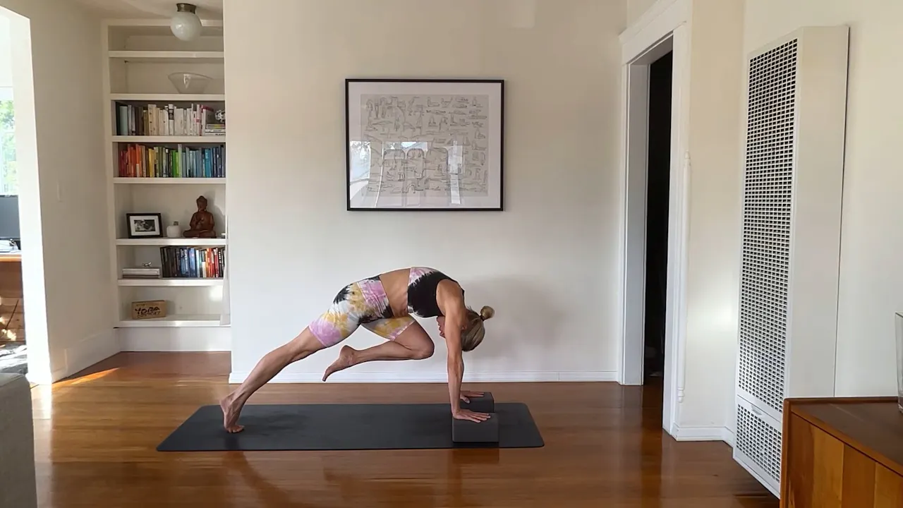 20 min Yoga for Strength and Focus: Maya - Yogaworks