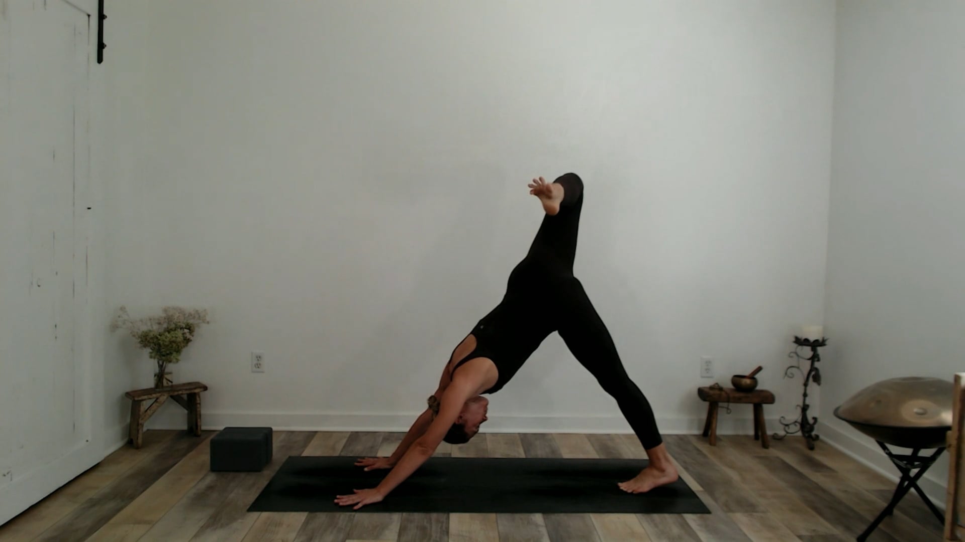 60 min  Vinyasa Flow w/ Ashley - Of S...