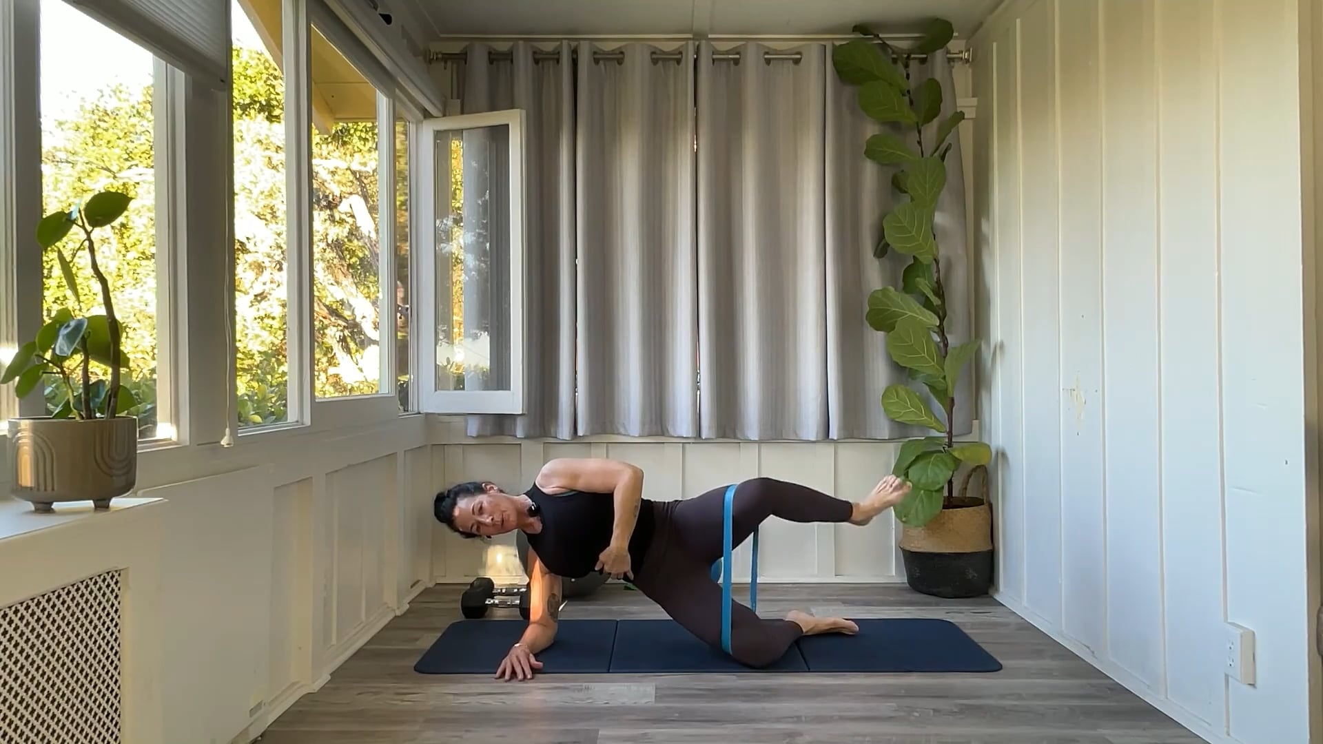 45 min Body Sculpt Legs and Core: Tracy