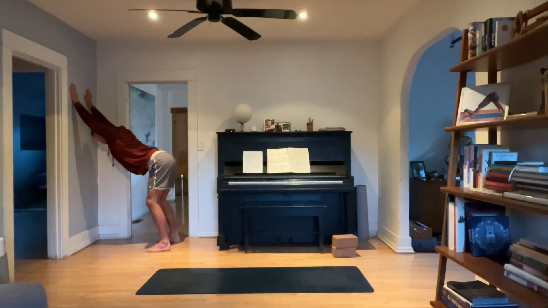 30 min Rise & Shine Vinyasa w/ Vytas ...