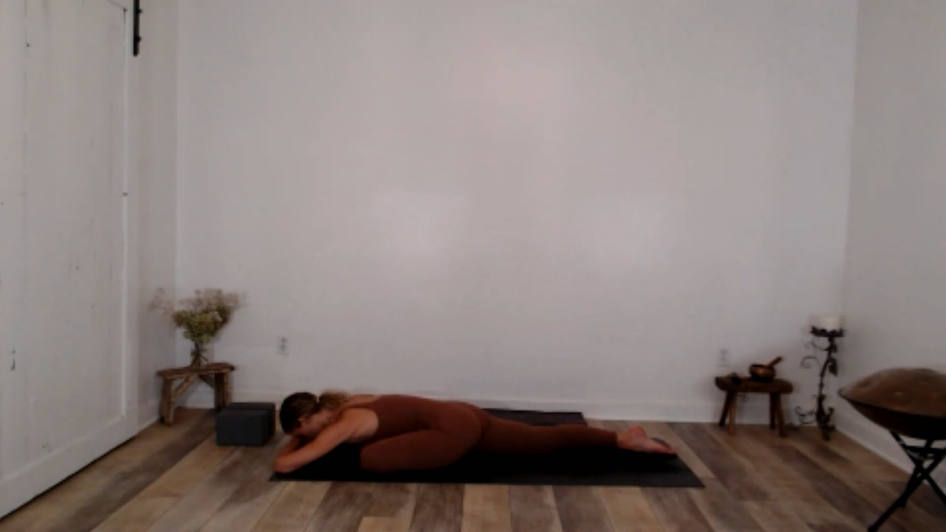 60 min Stretch and Unwind w/ Ashley - Full Moon in Pisces 09/07/2025