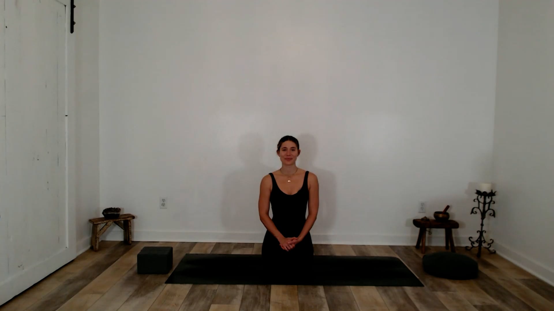 30 min Hatha Yoga: Ashley