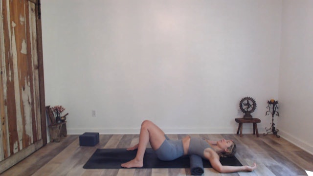 60 min YogaWorks w/ Ashley – Strong Back & Long Hamstrings – 06/30/2023