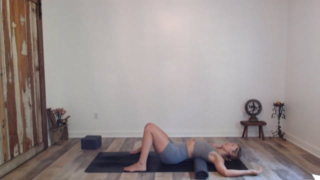 60 min YogaWorks w/ Ashley - Strong B...