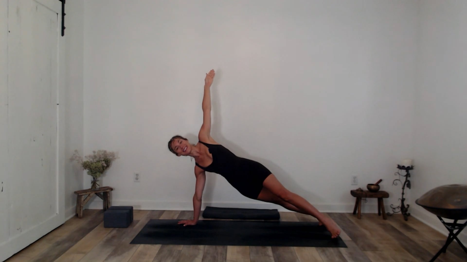 30 min Hatha Yoga w/ Ashley - Form + Vision 09/08/2025