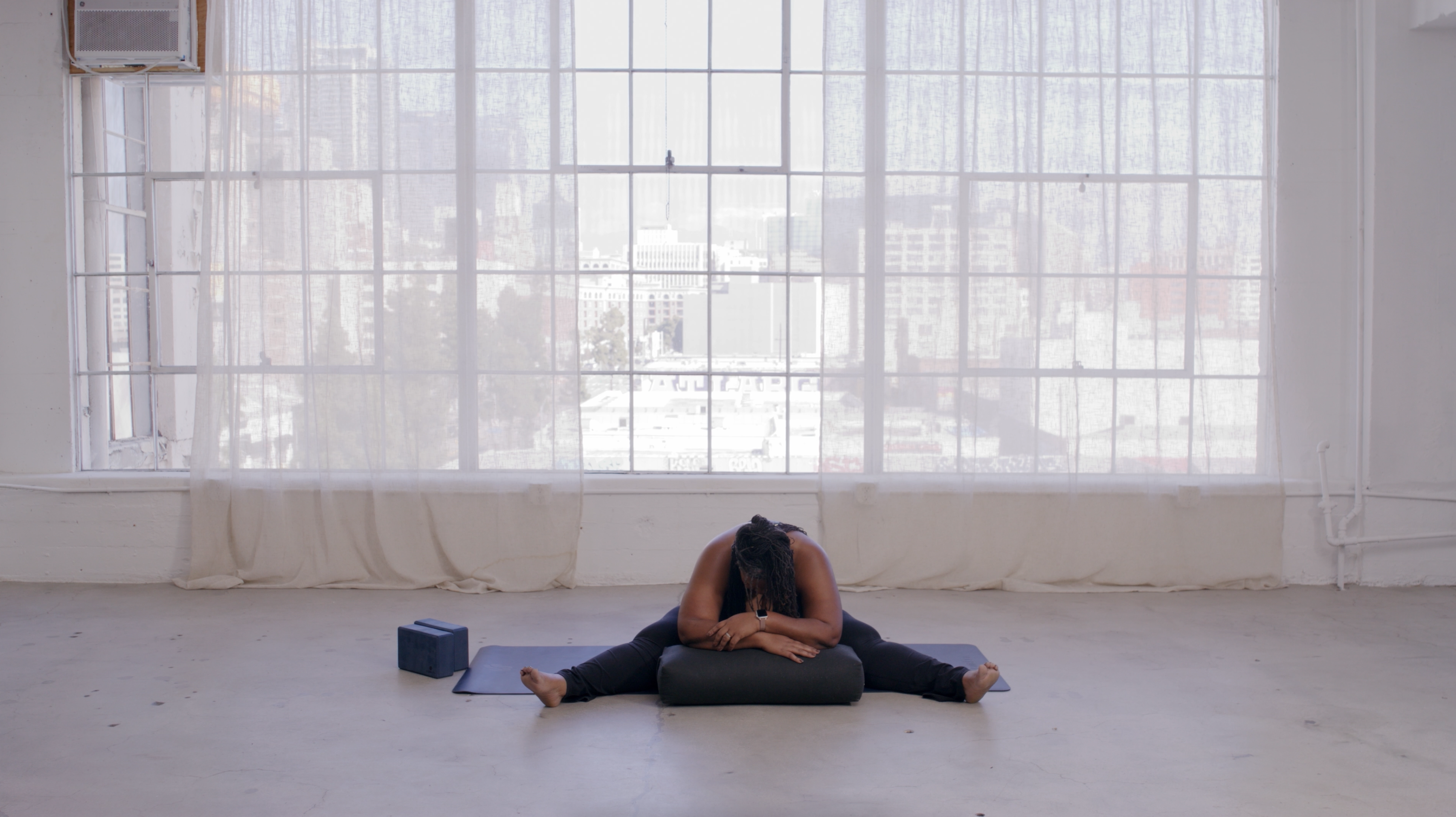 20 min Morning Yin Yoga: Tamika