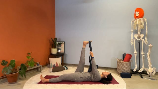 40 min Therapeutic Yoga w/ Elena - Ha...