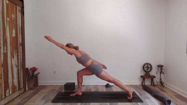 30 Min YogaWorks w/ Ashley - Strong &...
