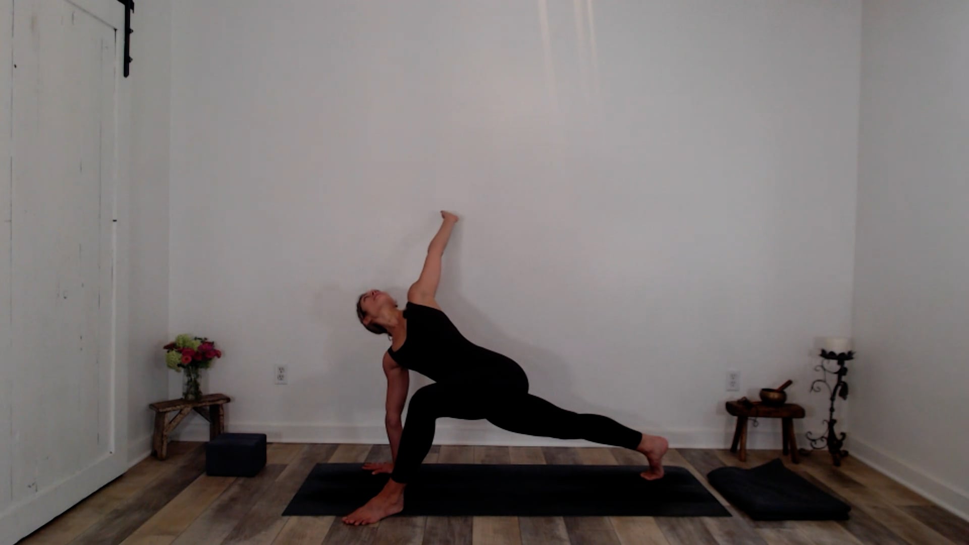 60 min Vinyasa Flow w/ Ashley - Celeb...