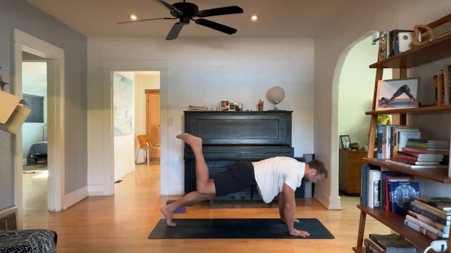 45 min Vinyasa 2 w/ Vytas - Hipcore 1...