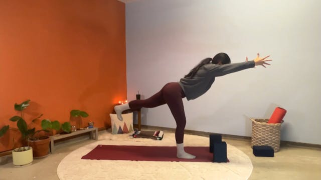 45 min Hatha Yoga 1-2 w/ Elena - Warr...