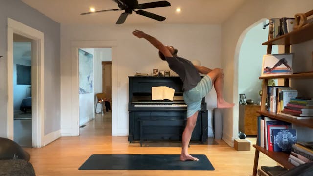 30 min All Levels Vinyasa w/ Vytas - ...