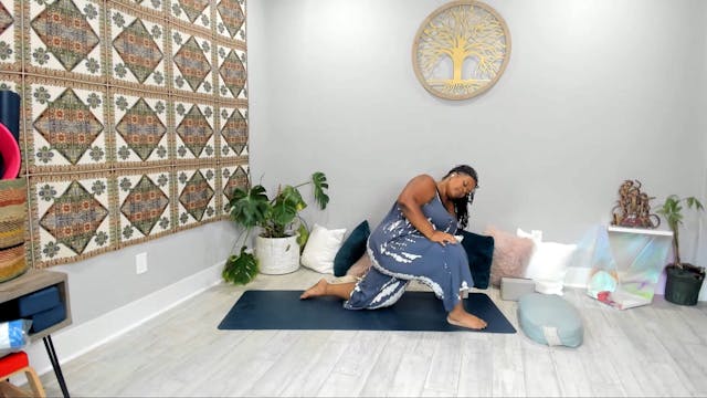 25 min. Gentle Yoga w/ Tamika - Movem...