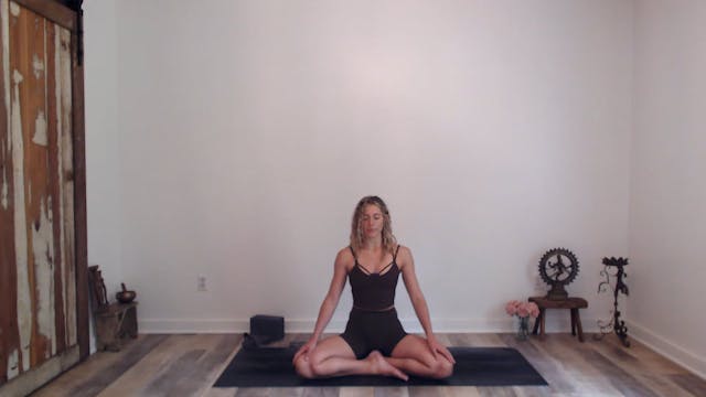 10 Min Meditation w/ Ashley - Grounde...