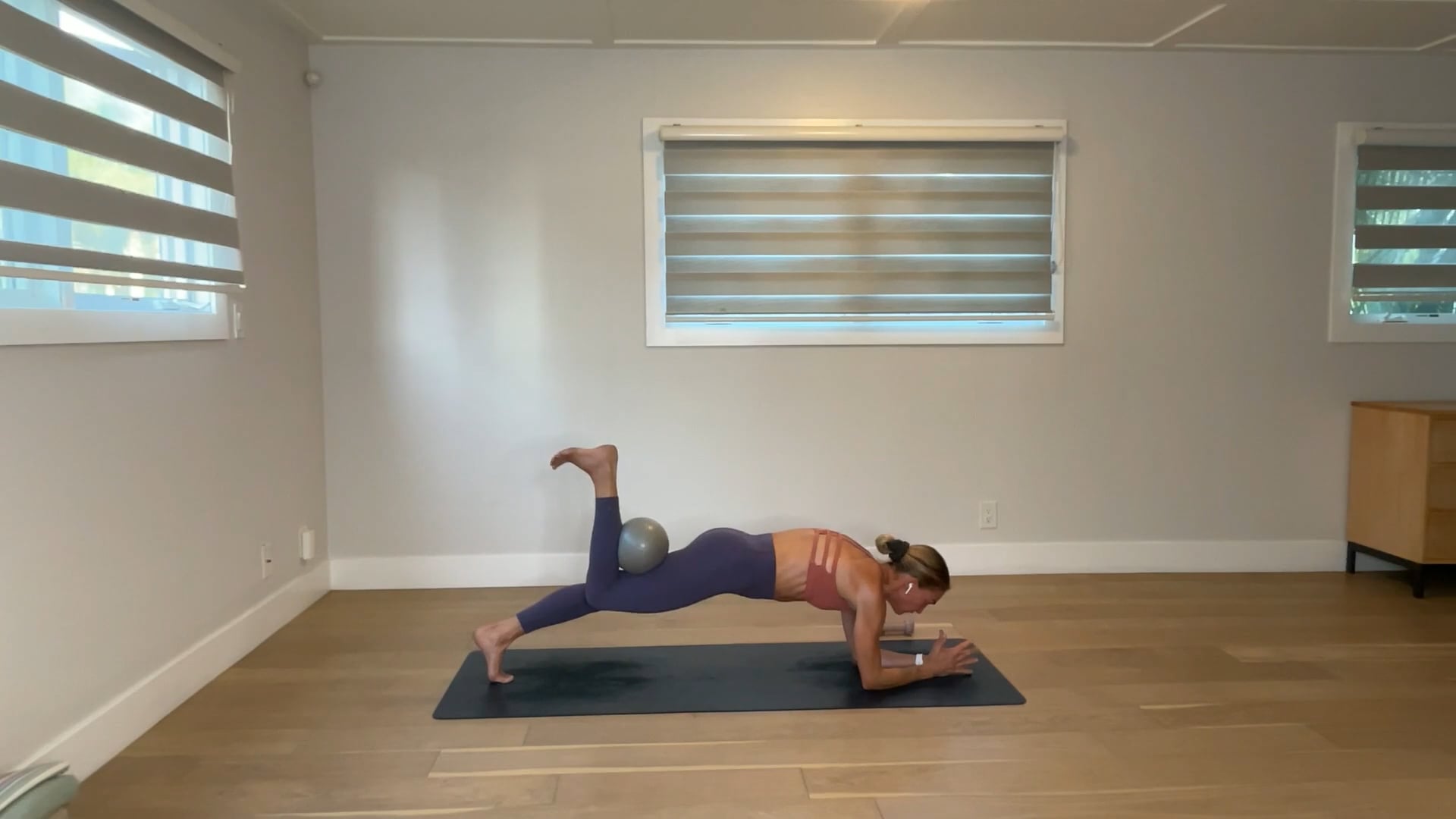 30 min Barre Tone: Maya