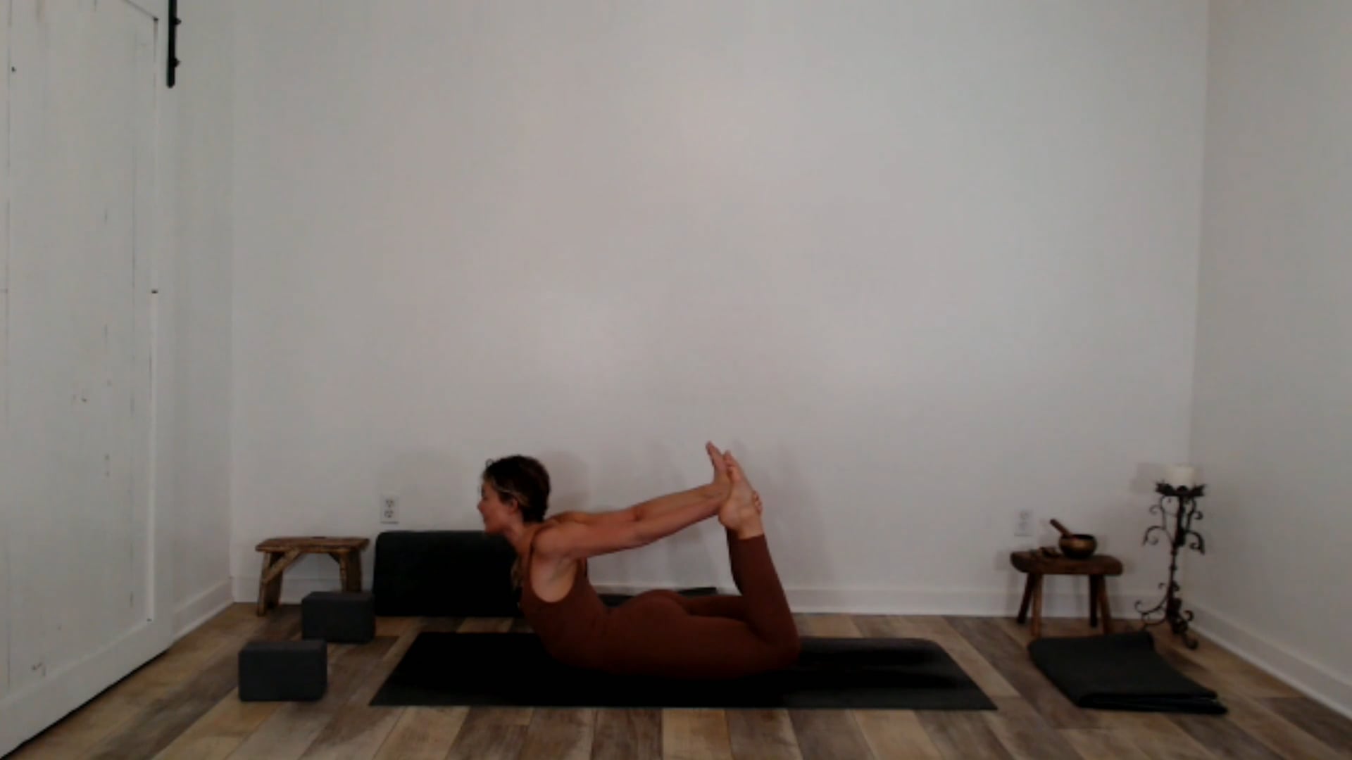 60 min Vinyasa Flow w/ Ashley - Relax...