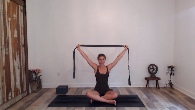45 Min YogaWorks 1/2 w/ Ashley – Soften Shoulder Tension 09/16/2023