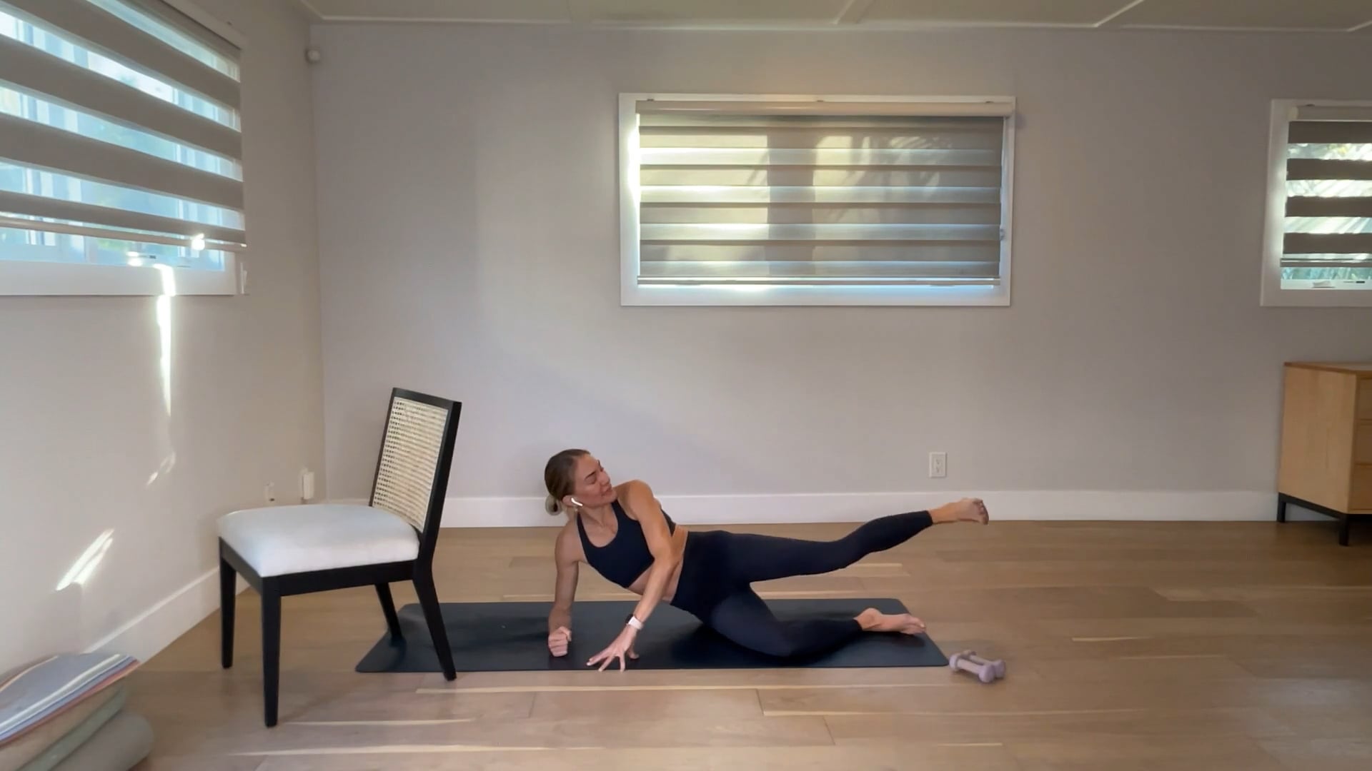 25 min Barre Tone w/ Maya - 1/12/25