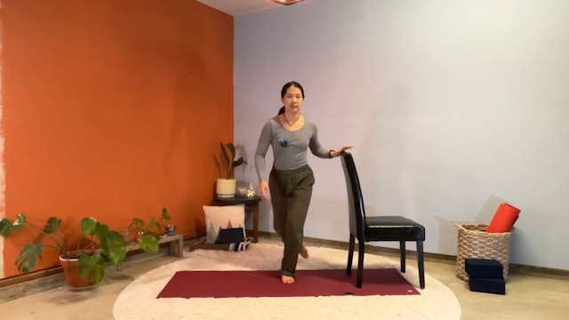 45 min Therapeutic Yoga w/ Elena – Balance, Chapter 3 12/16/23