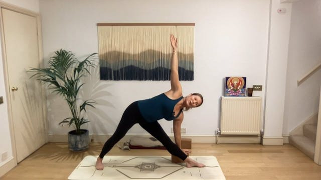 LIVE: Vinyasa Flow 2-3 w/ Mia (Sat) 7...