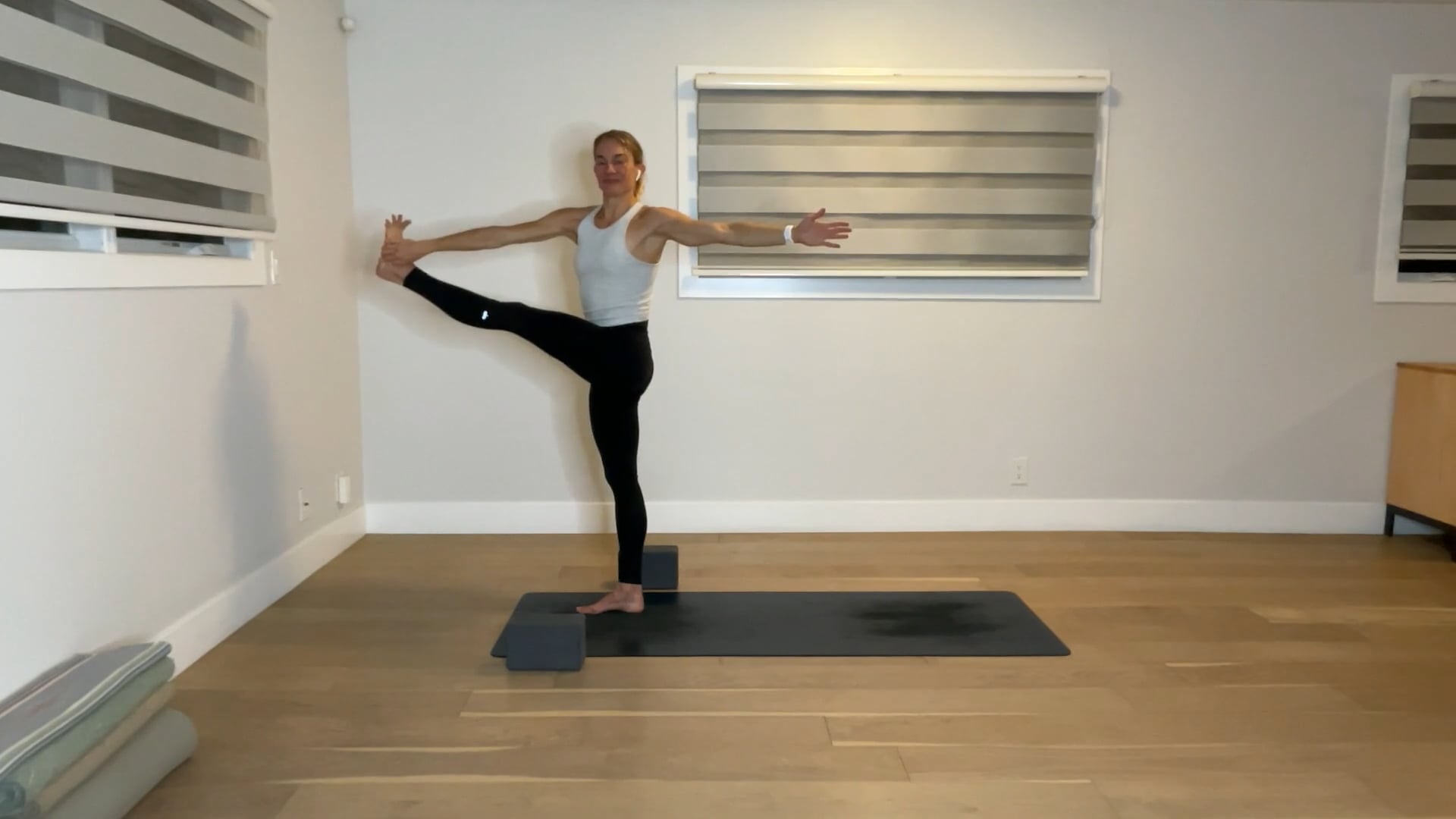 60 min YogaWorks Level 2: Maya