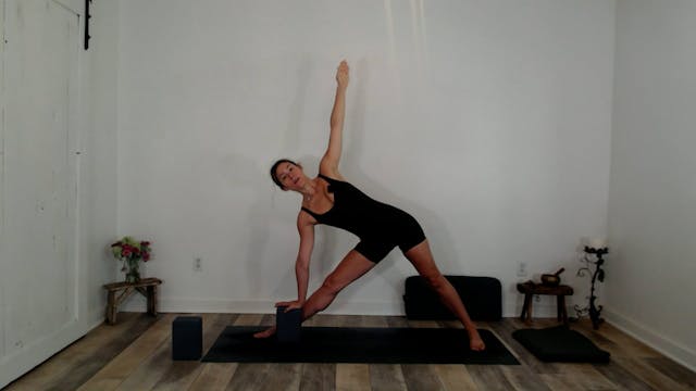 30 min Hatha Yoga w/ Ashley - Ease an...