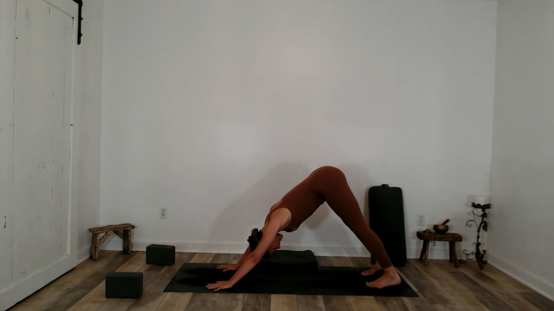 60 min Stretch and Unwind w/ Ashley - Quiet Peace 06/08/2025